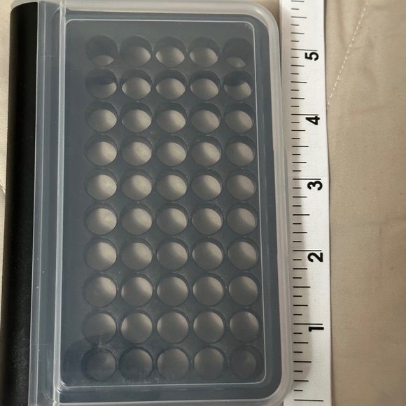 IQ fit. Fun brain teaser/strategy game where you Make the pieces fit together. - Picture 9 of 13